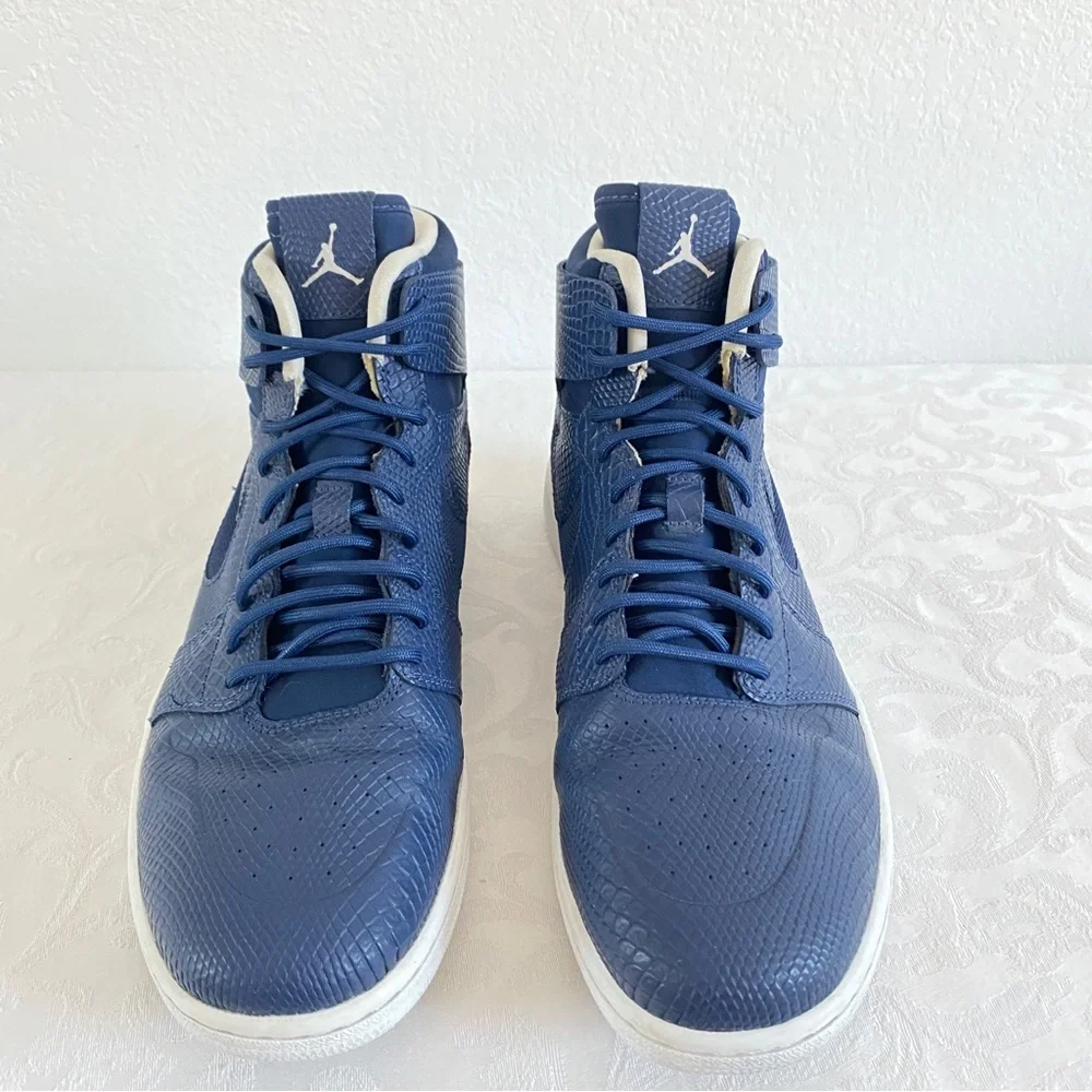 AIR JORDAN 1 RETRO HIGH SNEAKERS NAVY